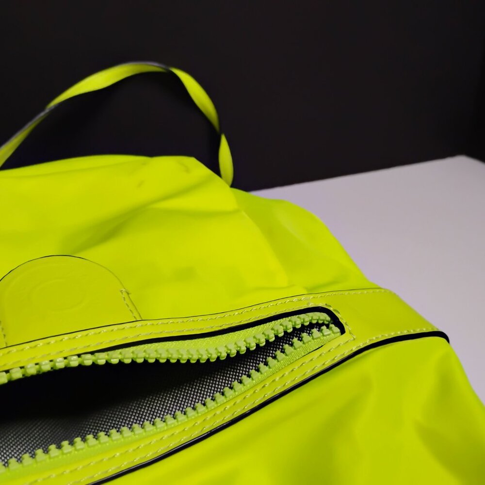 ZERØGRAND Cole Haan Neon Green-Yellow Bag - Picture 8 of 13
